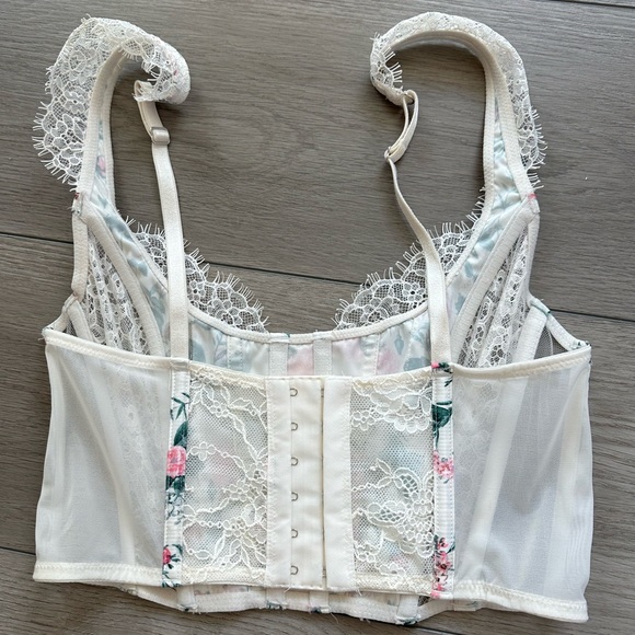 VICTORIA SECRET WHITE FLORAL BUSTIER - Picture 2 of 2